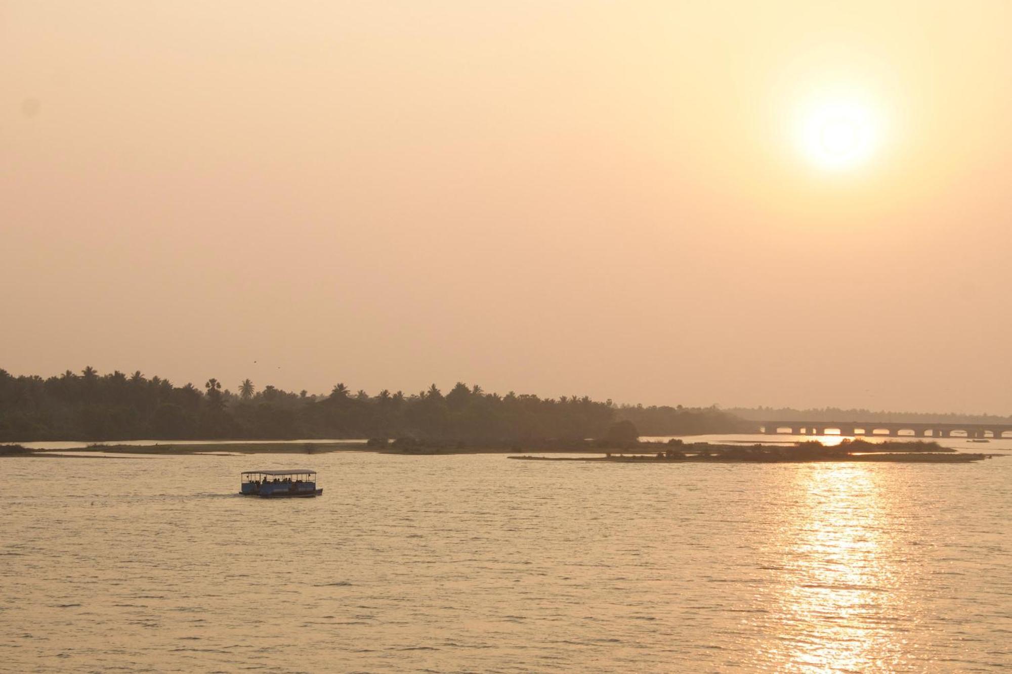 River View Resort Pondicherry Exterior foto